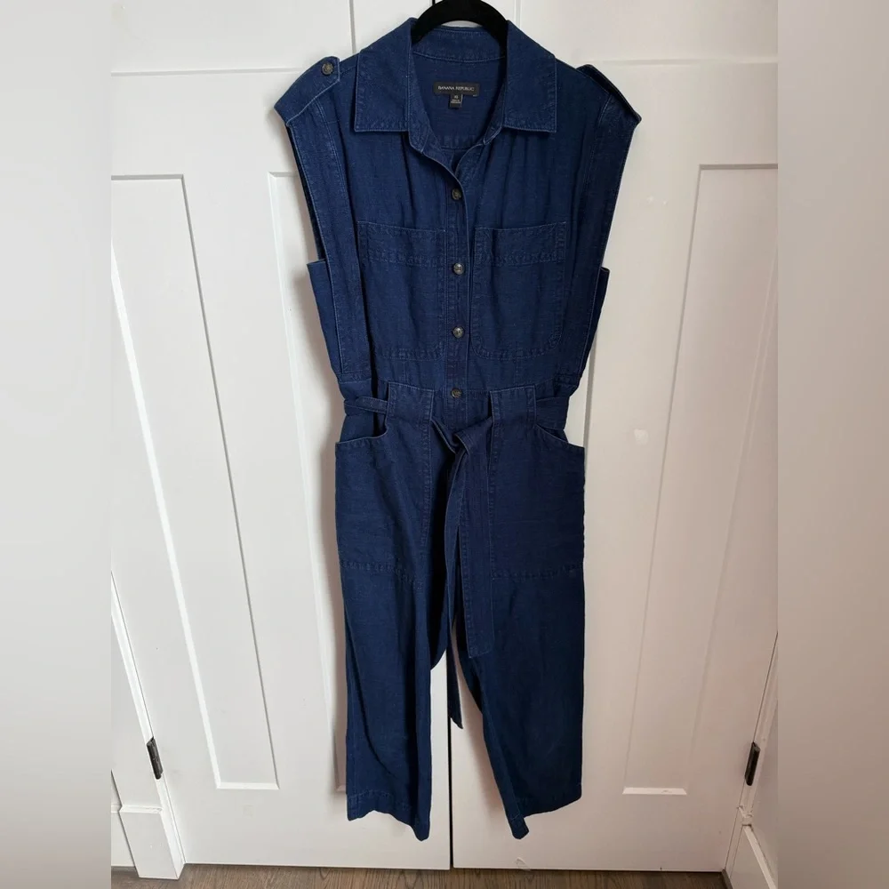 Banana Republic Indigo Utility Jumpsuit in a dark indigo blue denim XS, like new